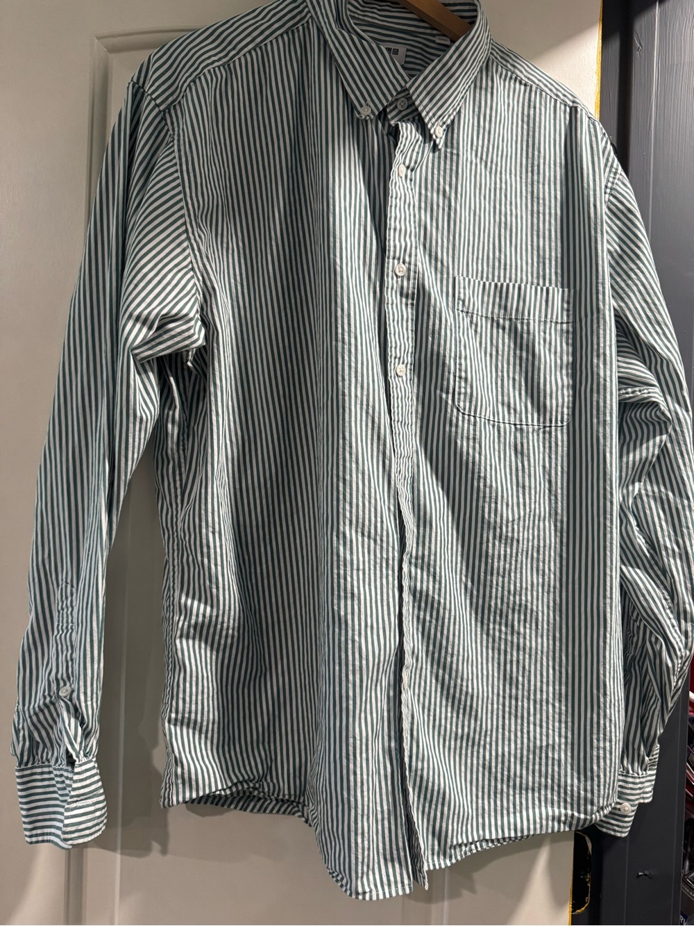 Uniqlo Green and White Vertical Stripe Button-Down Shirt 100% Cotton
